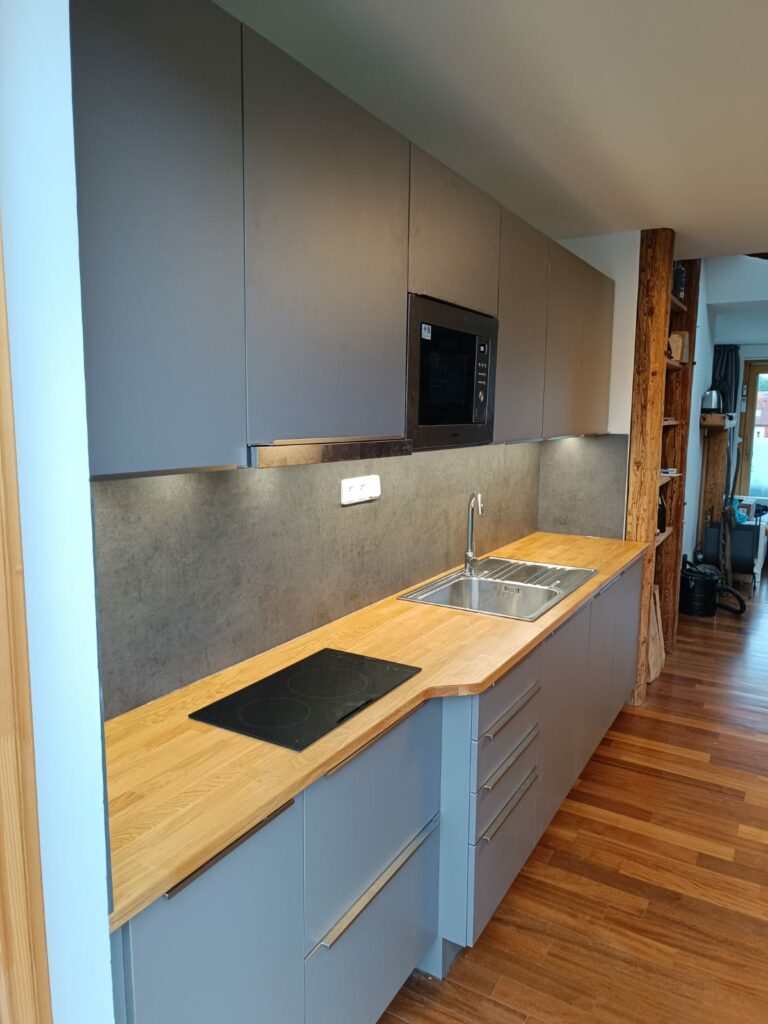 e5fb80c9-be95-4dab-85c2-76ebc04a5620